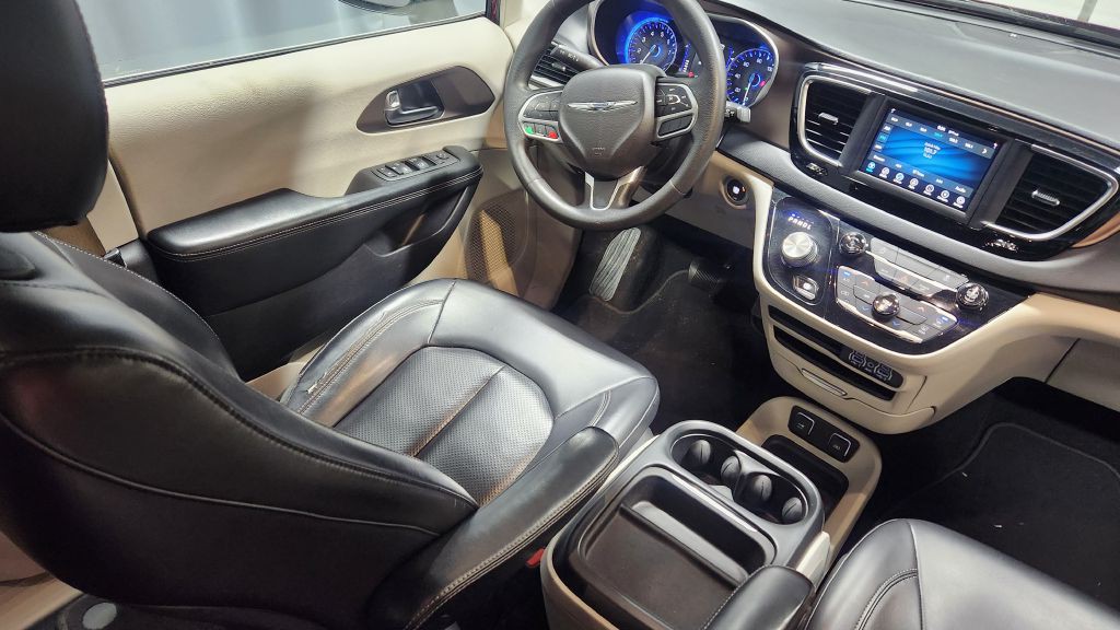 2021 Chrysler Voyager Image 32