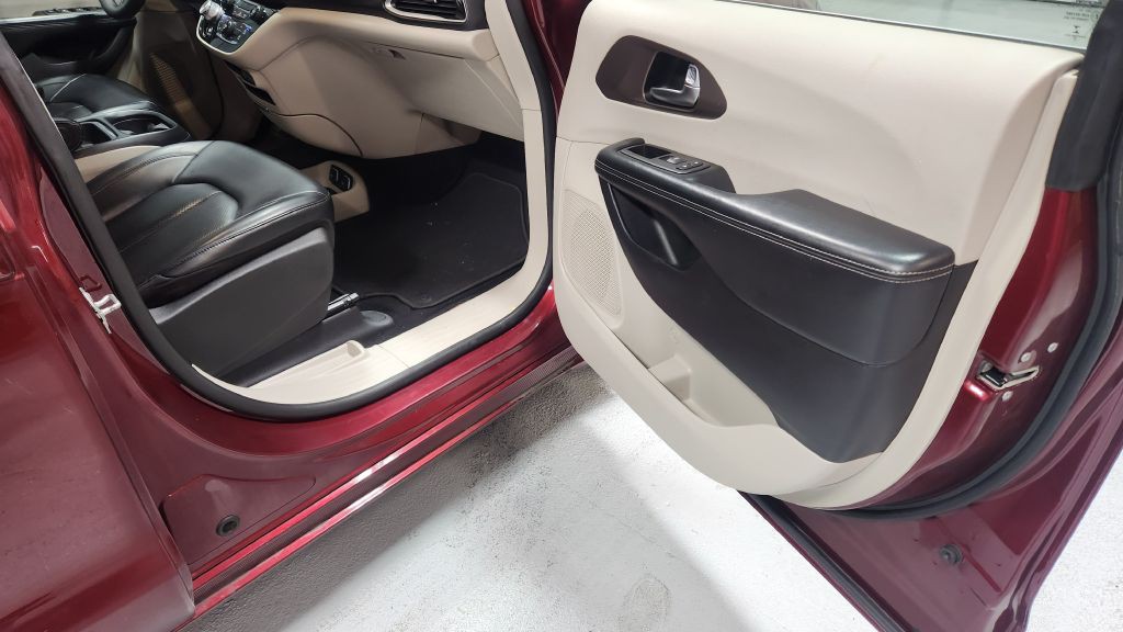 2021 Chrysler Voyager Image 36