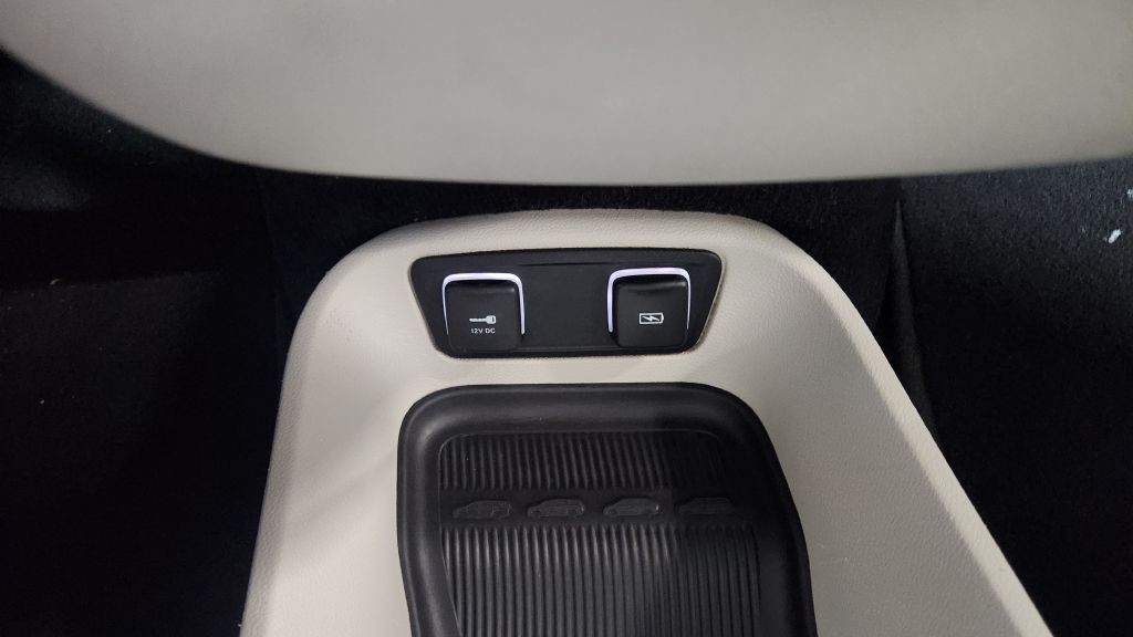 2021 Chrysler Voyager Image 48