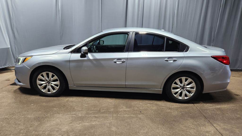 2015 Subaru Legacy Image 1