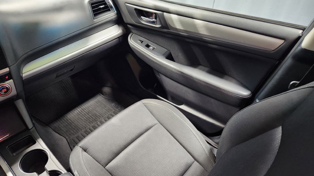 2015 Subaru Legacy Image 14