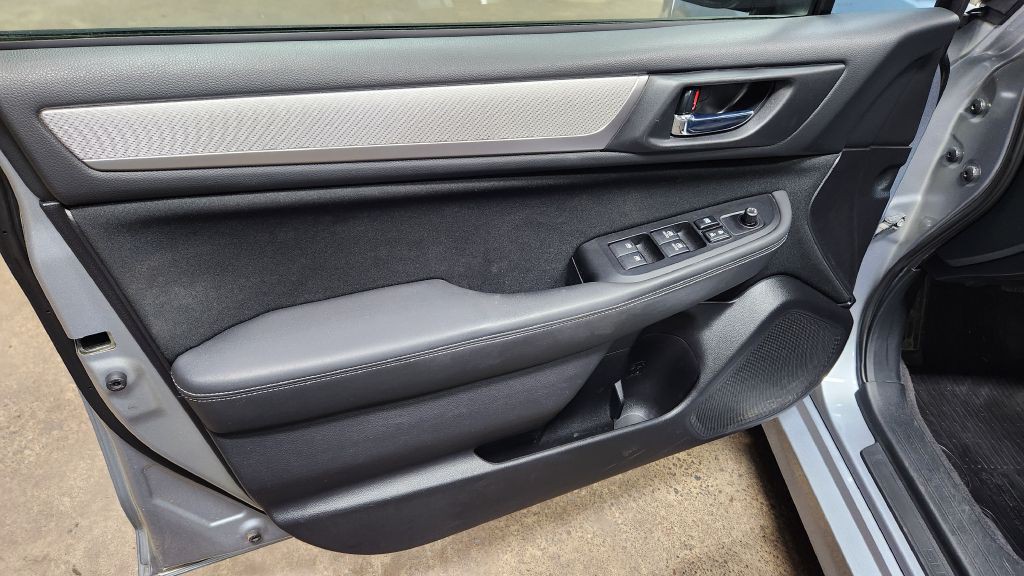 2015 Subaru Legacy Image 15