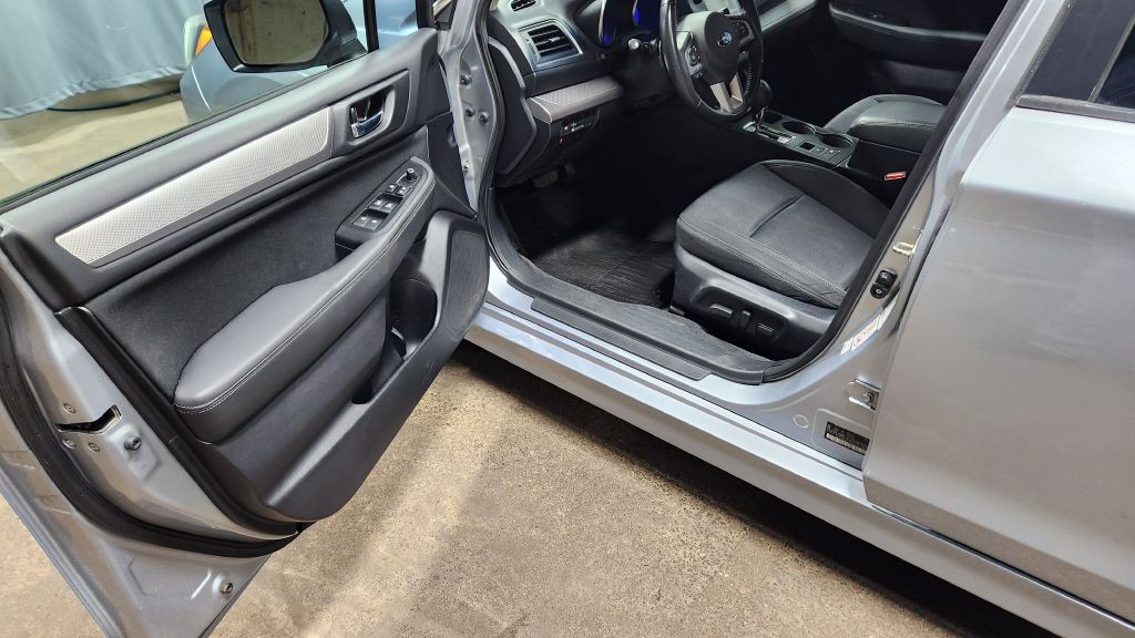2015 Subaru Legacy Image 17