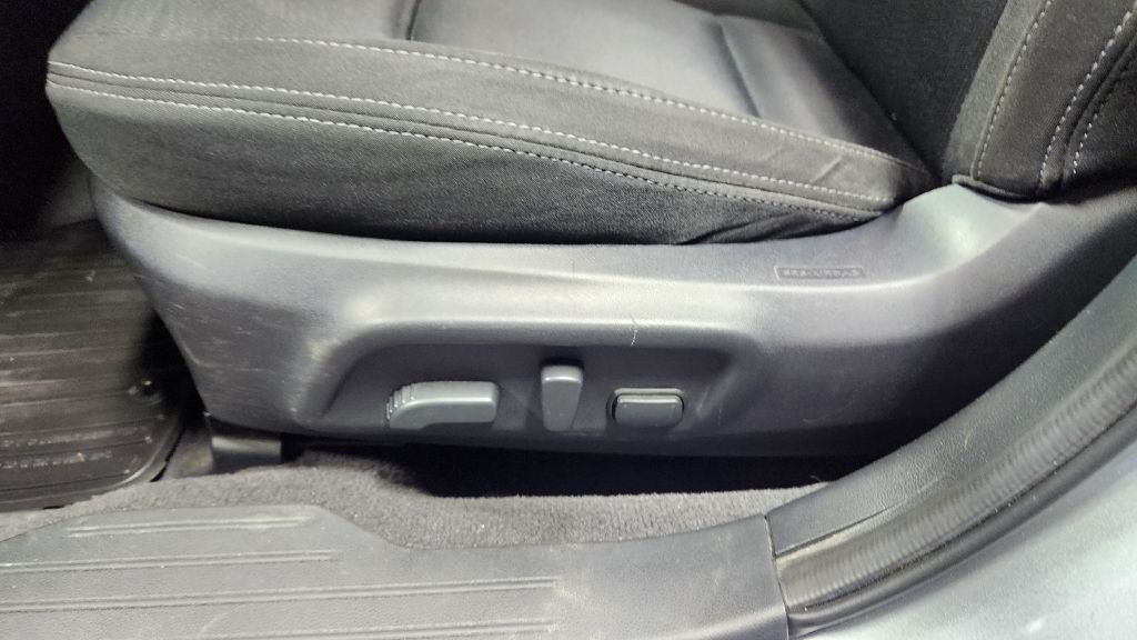 2015 Subaru Legacy Image 18