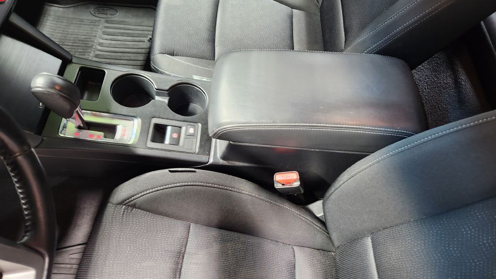 2015 Subaru Legacy Image 22
