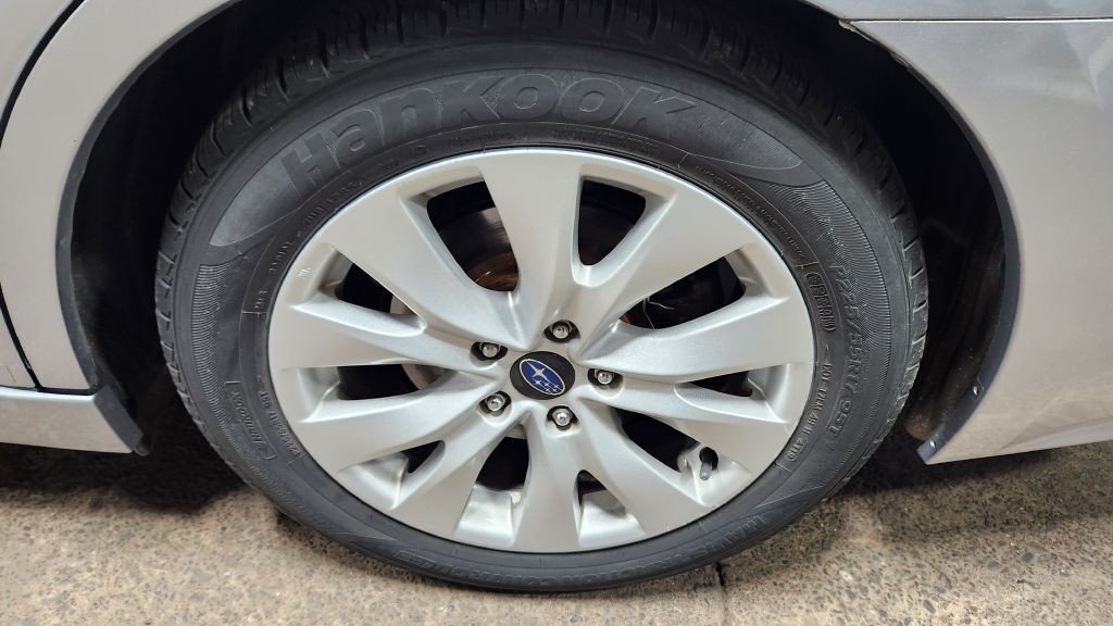 2015 Subaru Legacy Image 23
