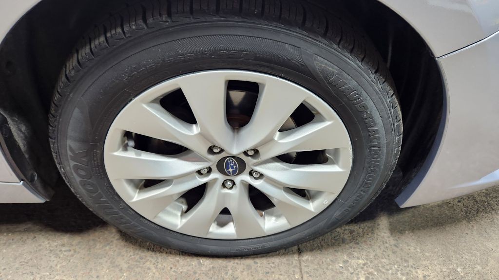 2015 Subaru Legacy Image 42