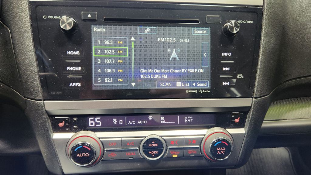 2015 Subaru Legacy Image 43