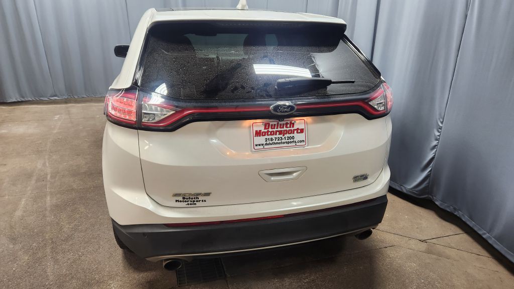 2017 Ford Edge Image 4