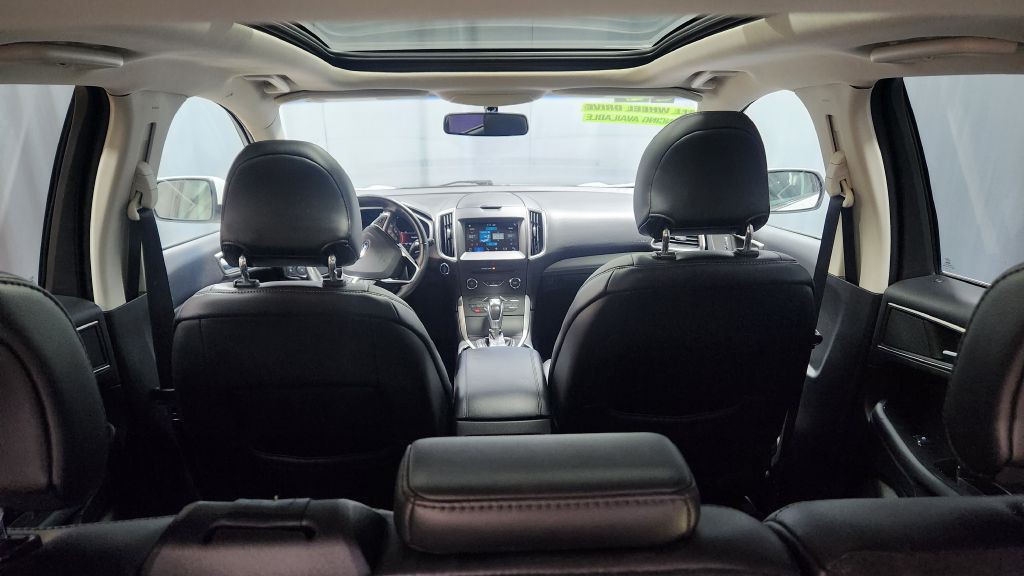 2017 Ford Edge Image 8