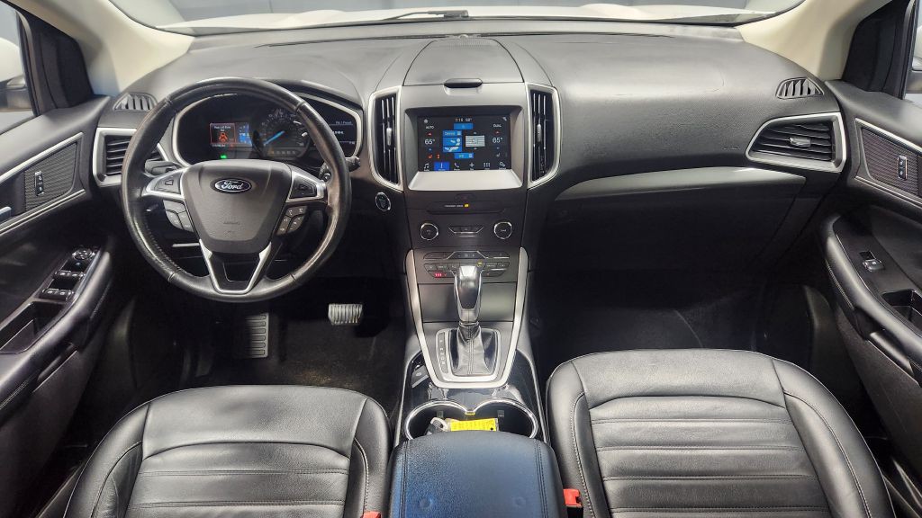 2017 Ford Edge Image 16