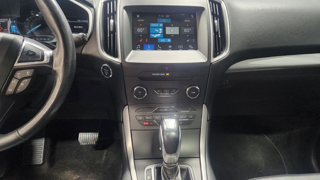 2017 Ford Edge Image 17