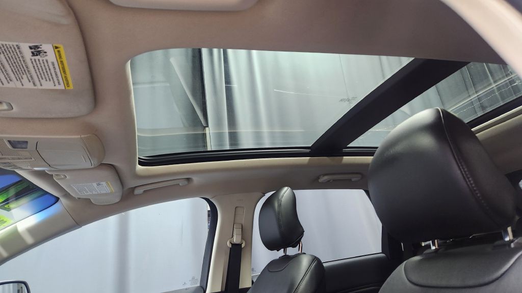 2017 Ford Edge Image 23