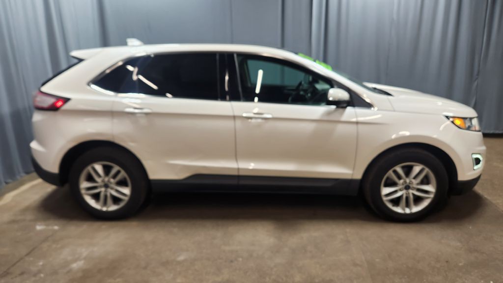 2017 Ford Edge Image 32