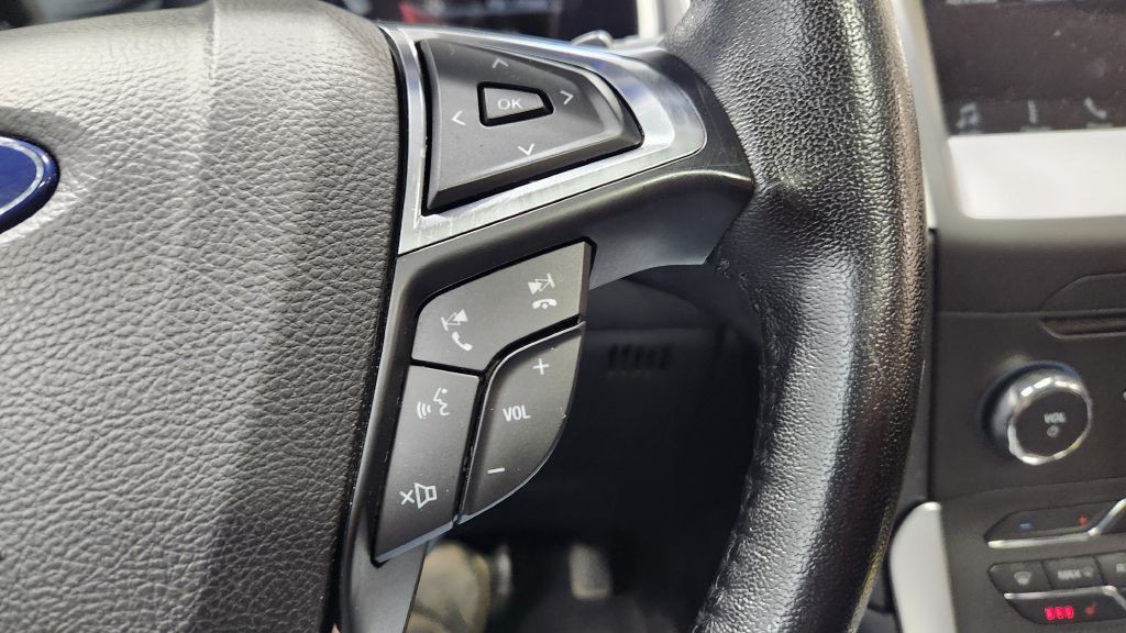 2017 Ford Edge Image 64