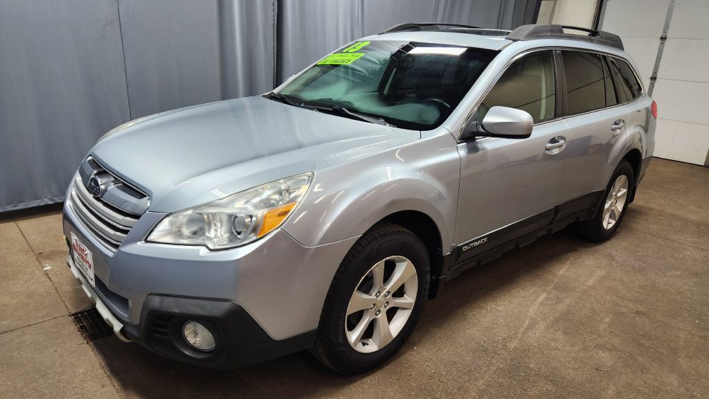2013 Subaru Outback Image 2