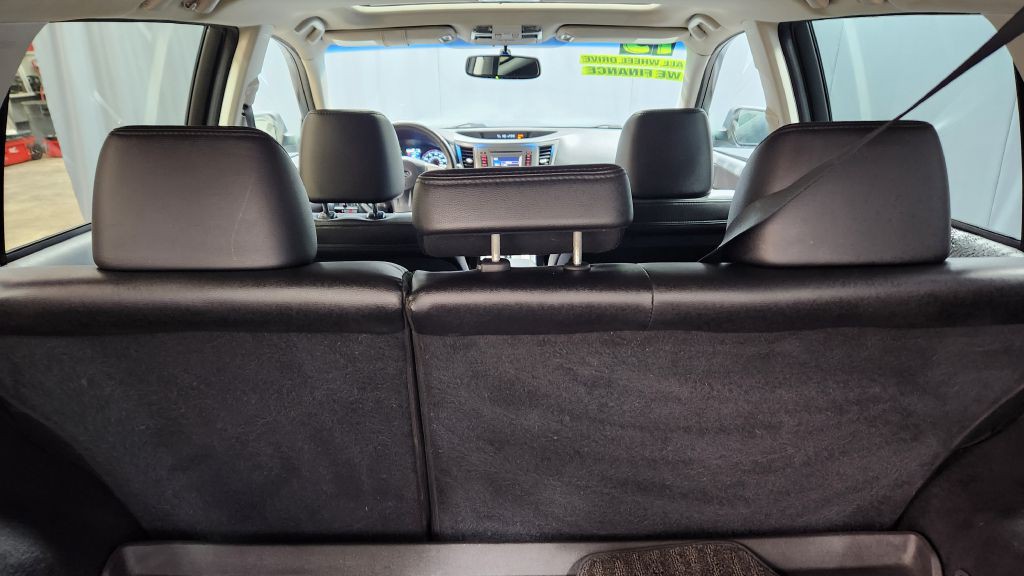 2013 Subaru Outback Image 10