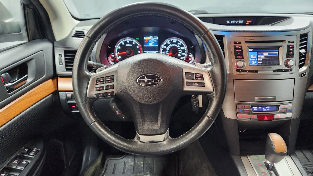 2013 Subaru Outback Image 16