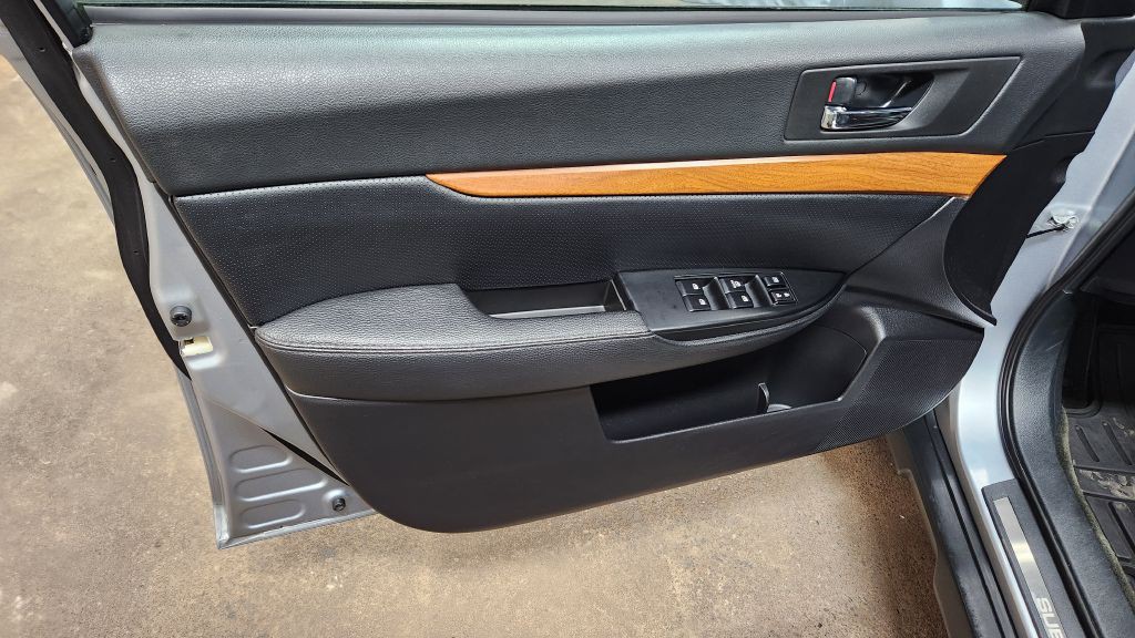 2013 Subaru Outback Image 19