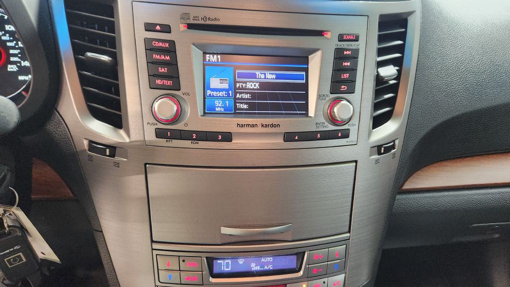 2013 Subaru Outback Image 26