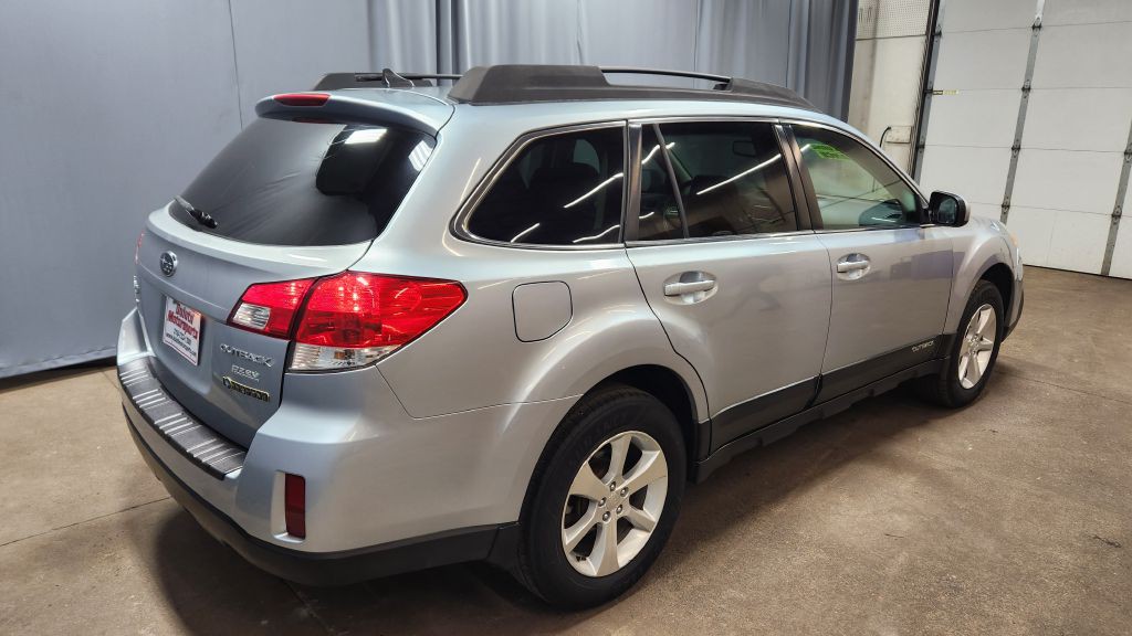 2013 Subaru Outback Image 34