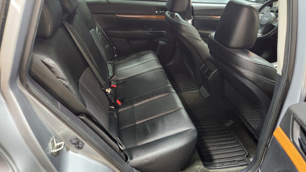 2013 Subaru Outback Image 40