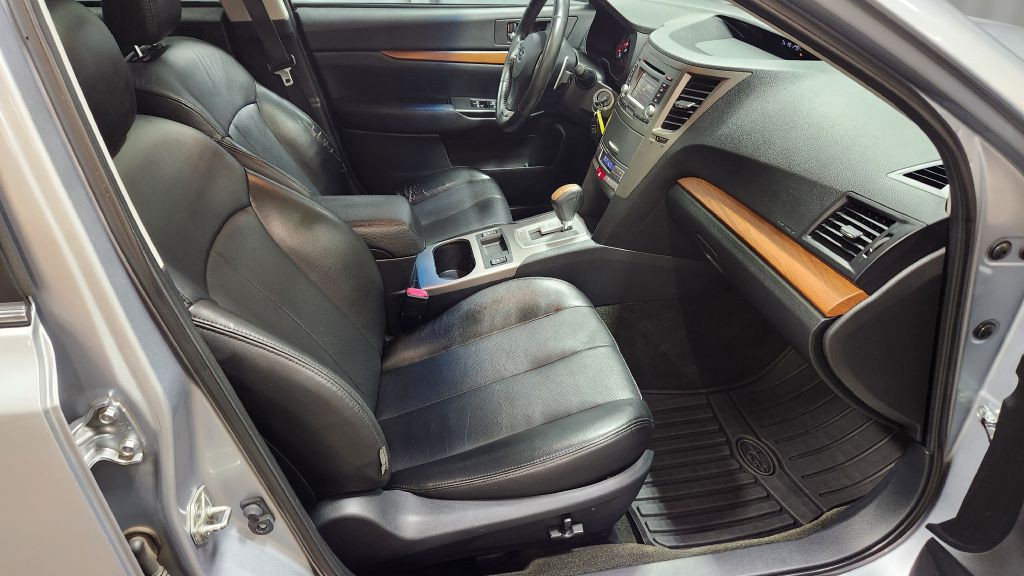 2013 Subaru Outback Image 44