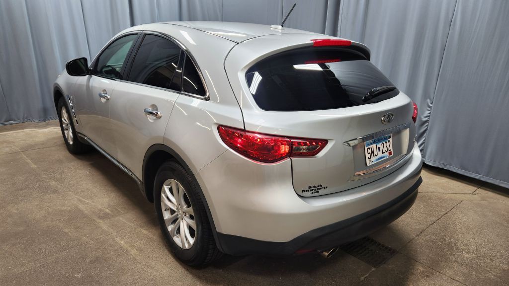 2017 INFINITI QX70 Image 3
