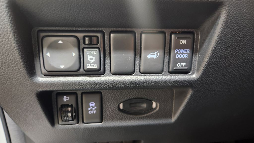 2017 INFINITI QX70 Image 23