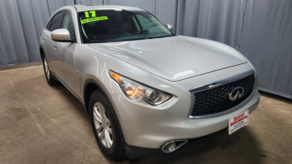 2017 INFINITI QX70 Image 32