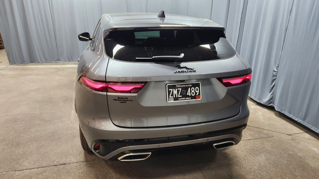 2025 Jaguar F-PACE Image 4