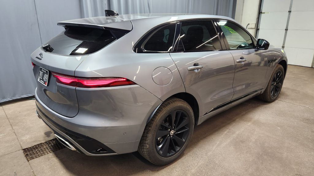 2025 Jaguar F-PACE Image 31