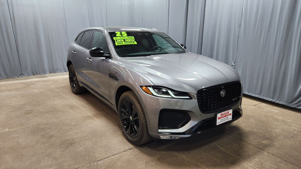 2025 Jaguar F-PACE Image 32