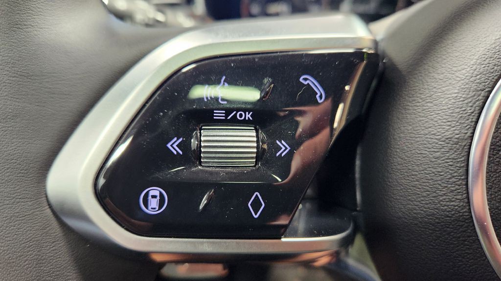 2025 Jaguar F-PACE Image 55
