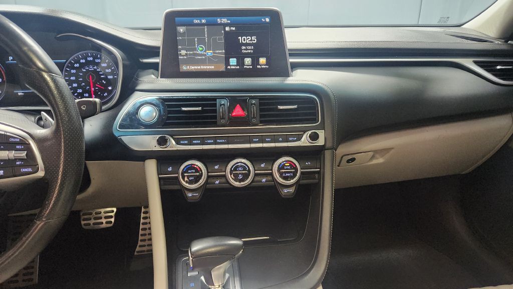 2019 Genesis G70 Image 14