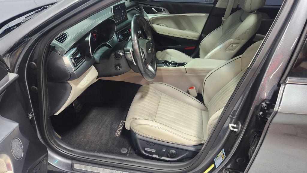 2019 Genesis G70 Image 18
