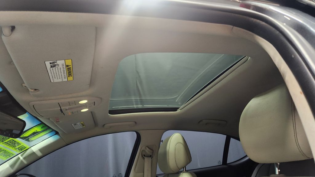 2019 Genesis G70 Image 22