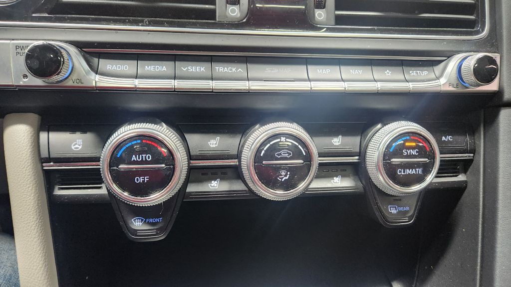 2019 Genesis G70 Image 49