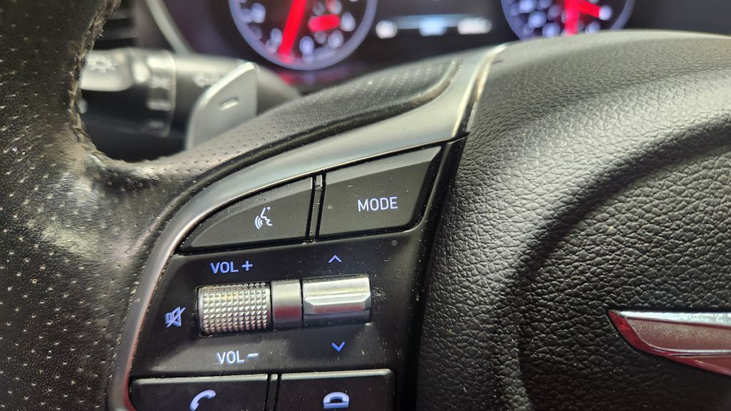 2019 Genesis G70 Image 56