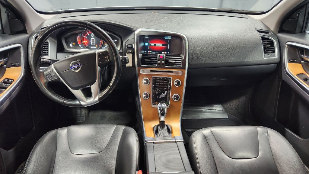 2017 Volvo XC60 Image 17