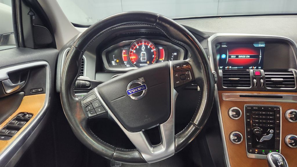 2017 Volvo XC60 Image 18