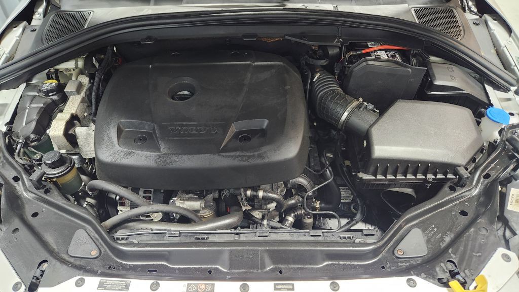 2017 Volvo XC60 Image 34