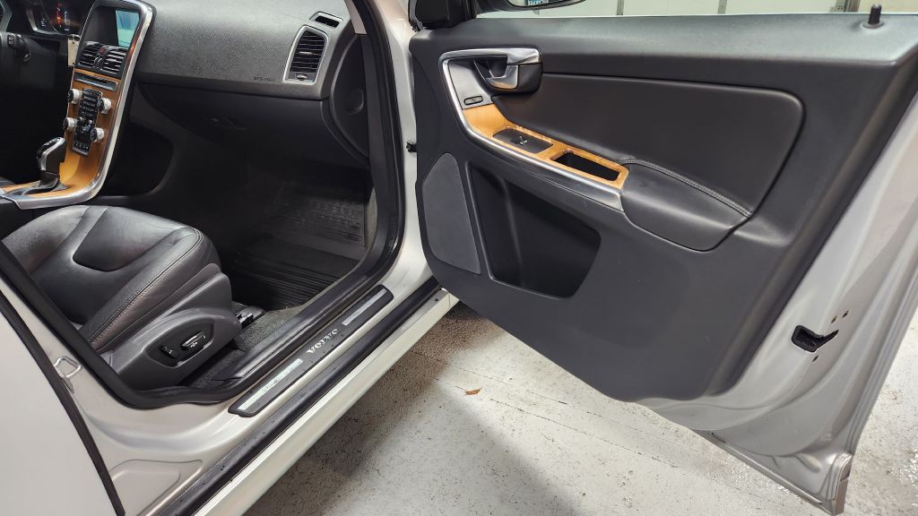 2017 Volvo XC60 Image 47