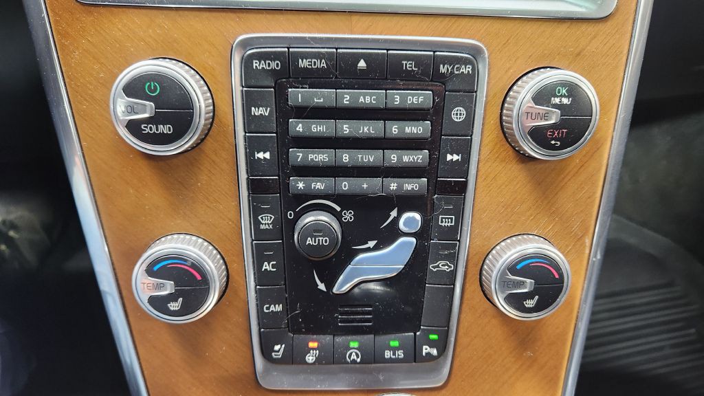 2017 Volvo XC60 Image 52