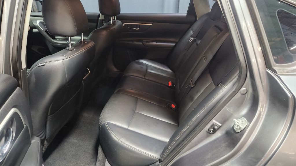 2018 Nissan Altima Image 10