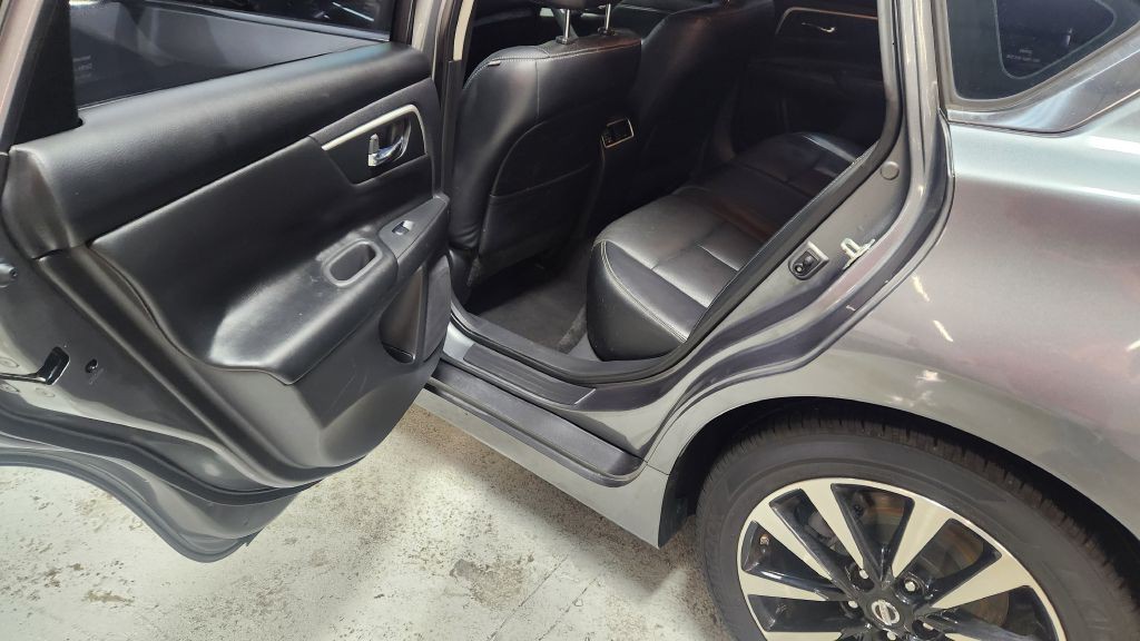 2018 Nissan Altima Image 11