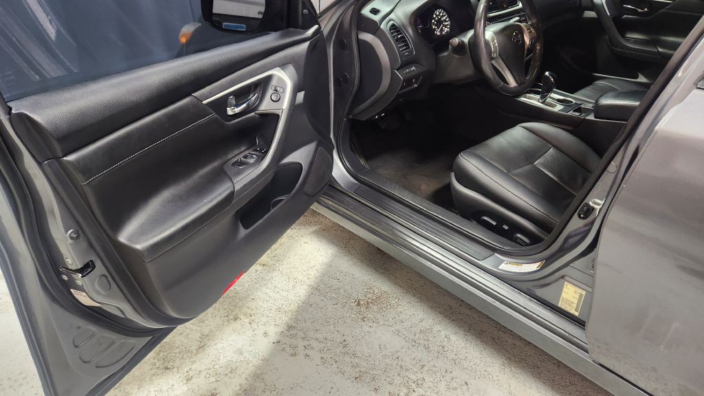 2018 Nissan Altima Image 18