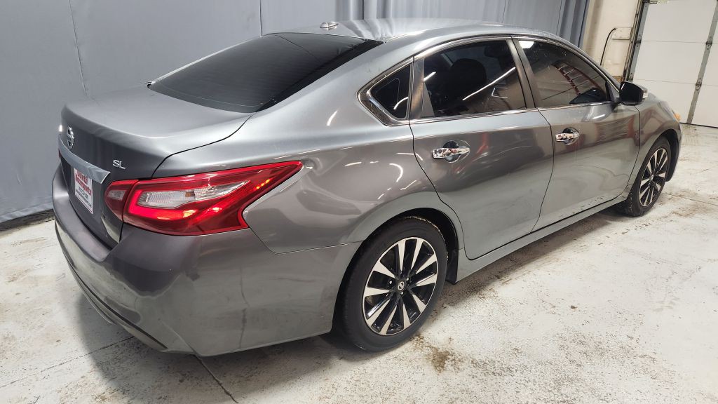 2018 Nissan Altima Image 30