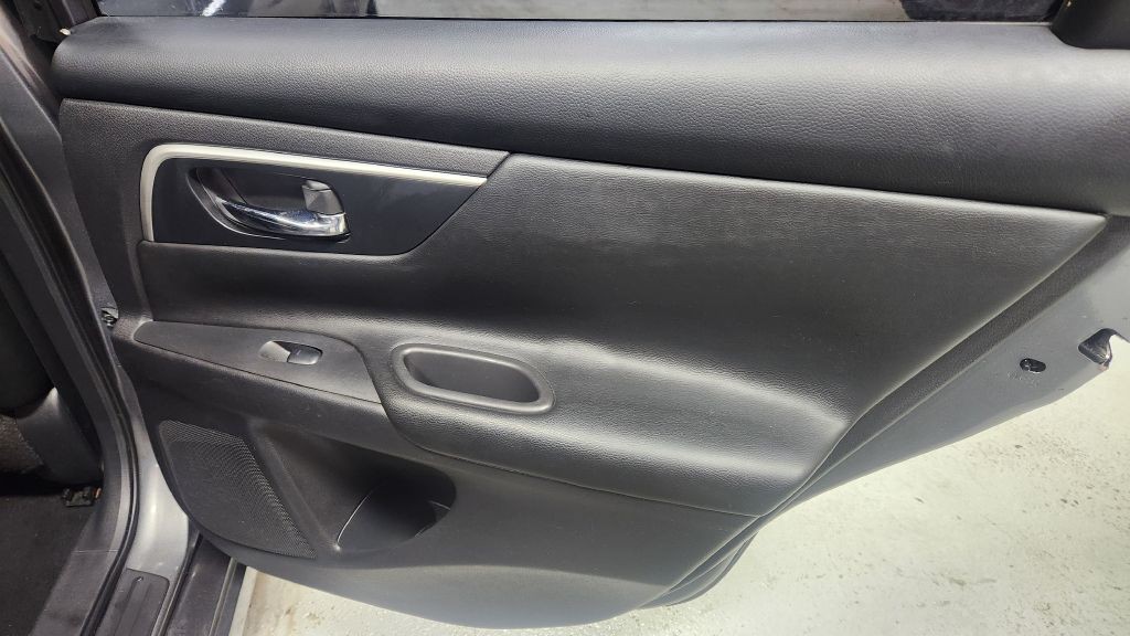 2018 Nissan Altima Image 35