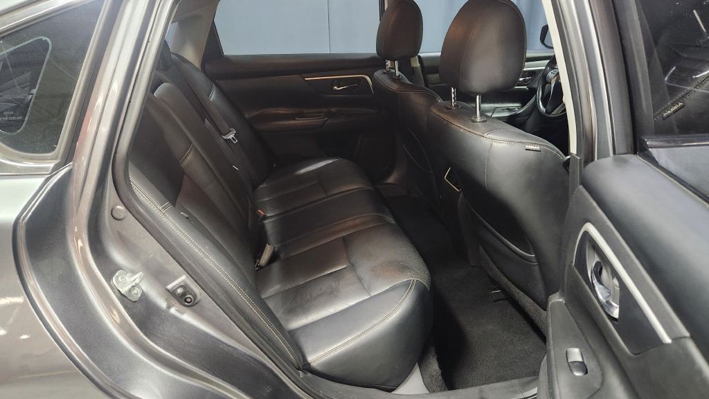 2018 Nissan Altima Image 36